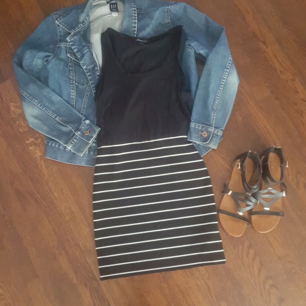 Forever 21 fitted dress size M